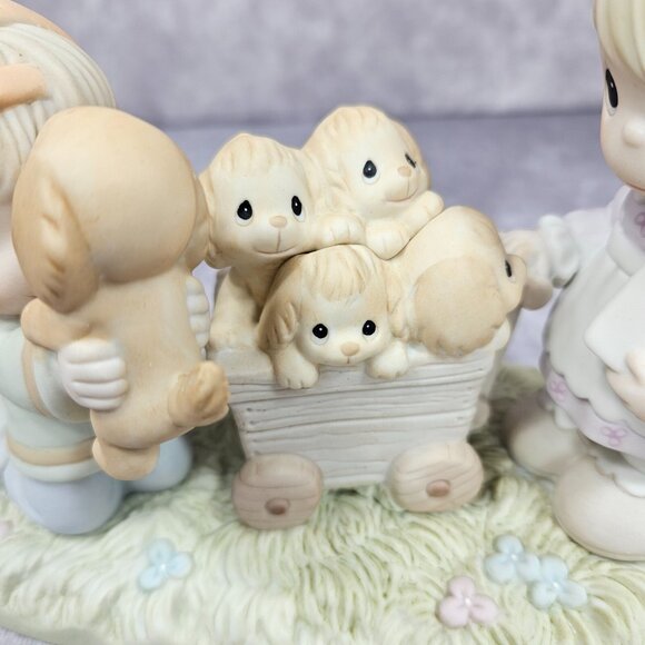 Precious Moments figurine Collection "Loving Every Precious Moment With You" - Picture 5 of 11